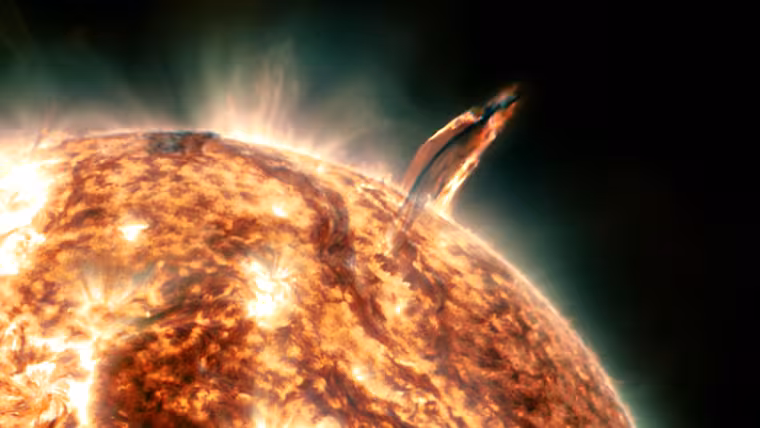 Družice SDO zachytila mohutnou sluneční erupci