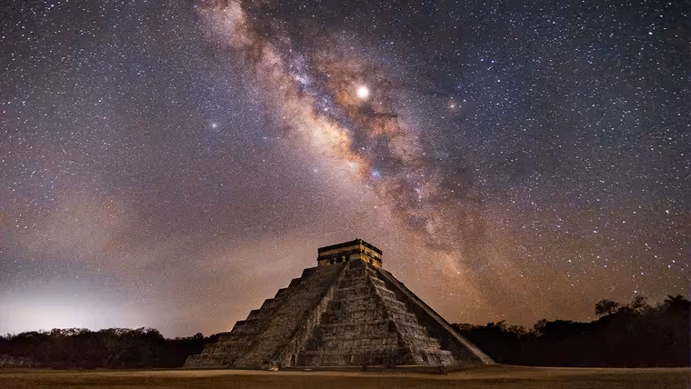 Rovnodennost propojila Mléčnou dráhu s pyramidou v Chichén Itzá