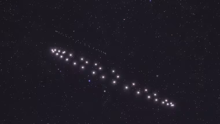 Saturn a Neptun předvedly zpětný tanec po obloze