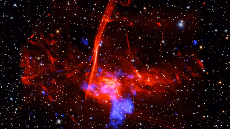 V centru Galaxie se možná skrývá další pozůstatek supernovy