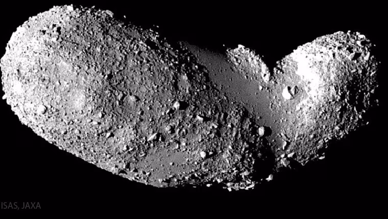 Planetka Itokawa má překvapivě hladké oblasti