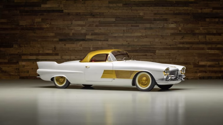 Jedinečný Cadillac Elegante se v Auburnu prodal za 1,4 milionu dolarů