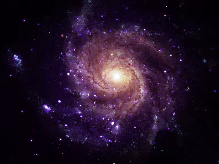 Analýza dat NASA našla 84 neobvyklých zdrojů v šesti galaxiích