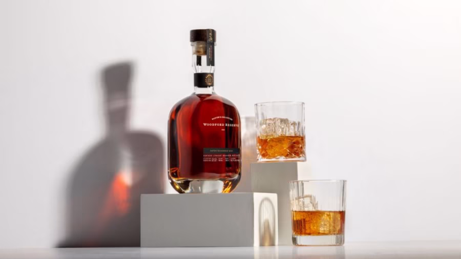 Woodford Reserve prodloužil sušení dubu pro bourbonové sudy